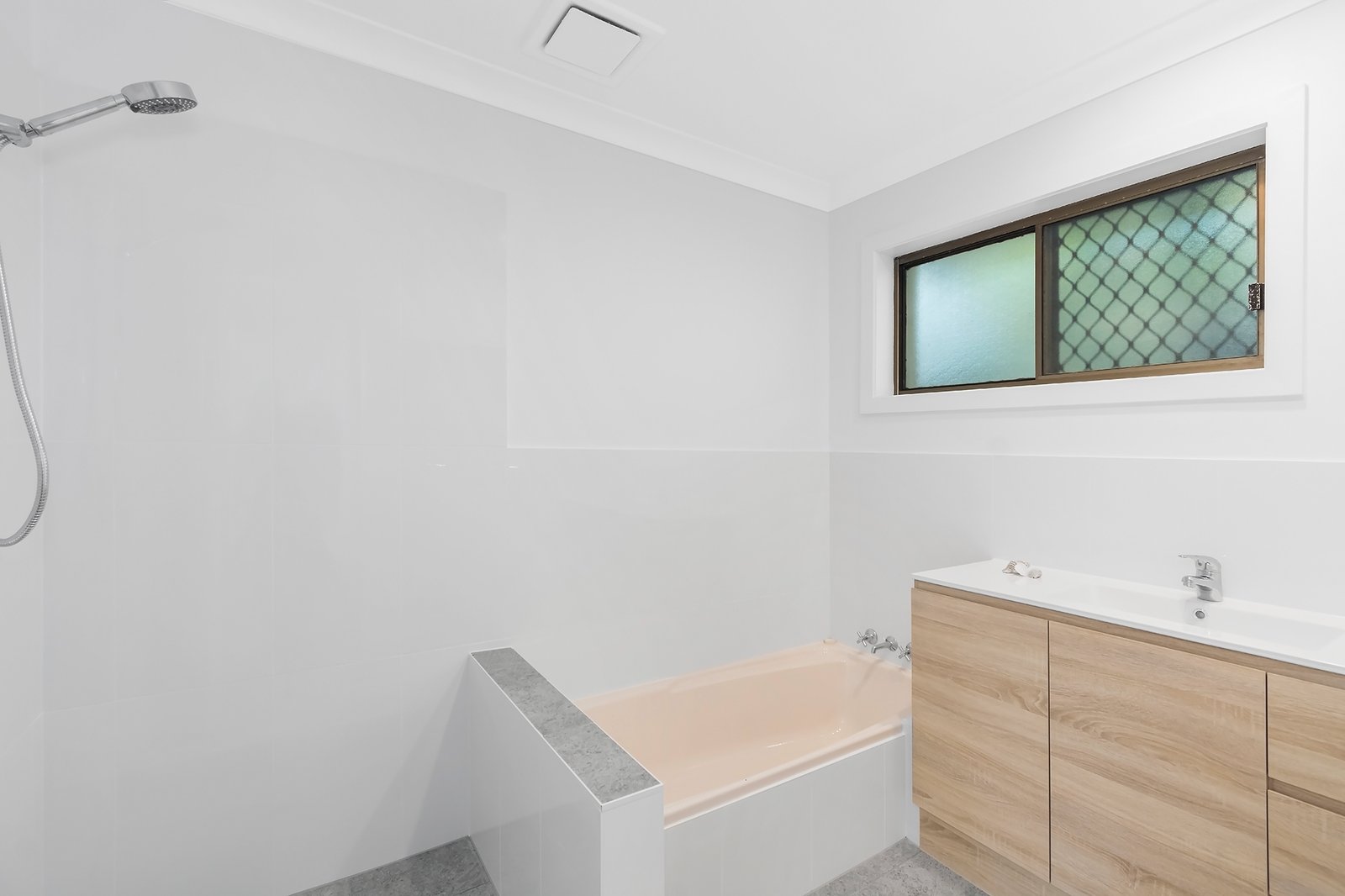 1/2073 Gold Coast Highway MIAMI 5