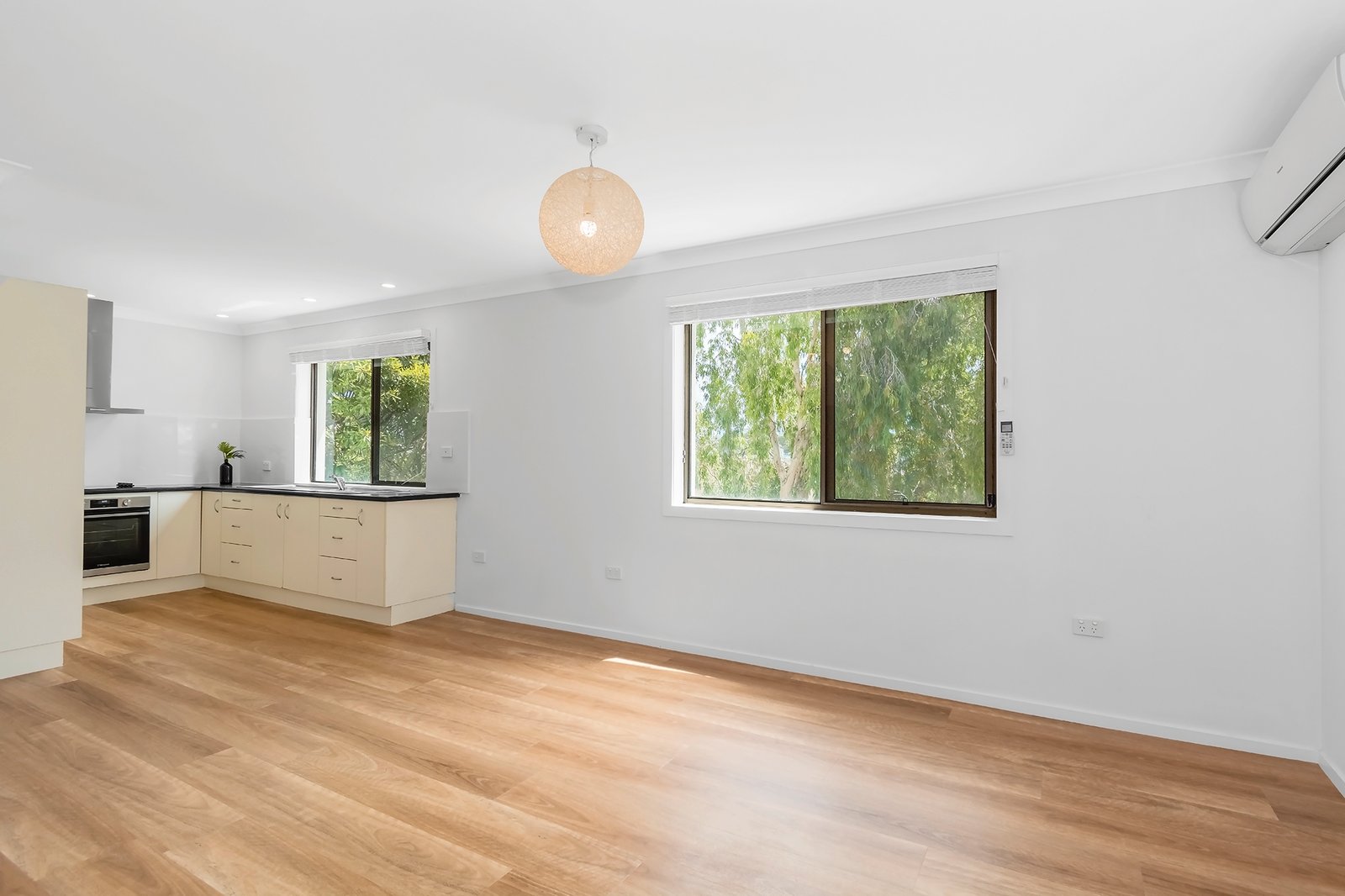 1/2073 Gold Coast Highway MIAMI 8