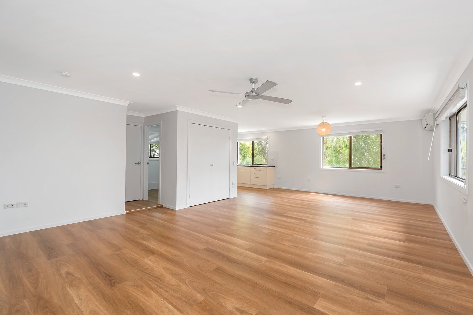 1/2073 Gold Coast Highway MIAMI 9