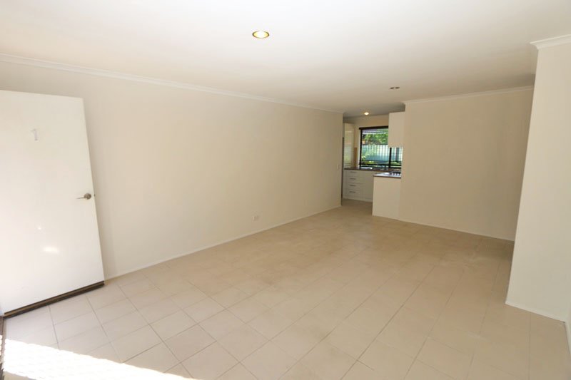 1/208 Olsen Avenue ARUNDEL 2