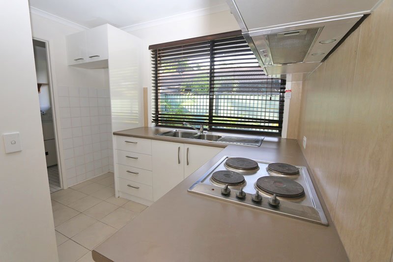 1/208 Olsen Avenue ARUNDEL 5