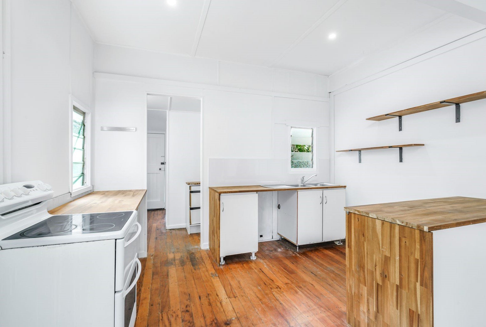 1209 Gold Coast Highway PALM BEACH 1