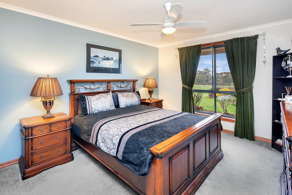 121 Basin Road SCARSDALE 6