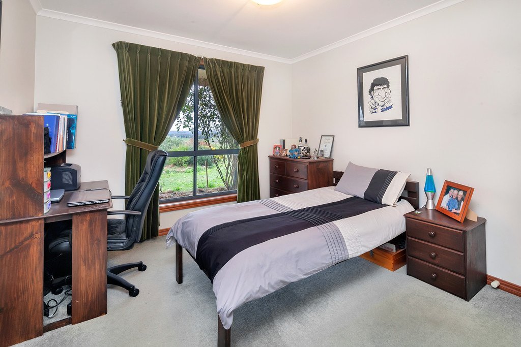 121 Basin Road SCARSDALE 9