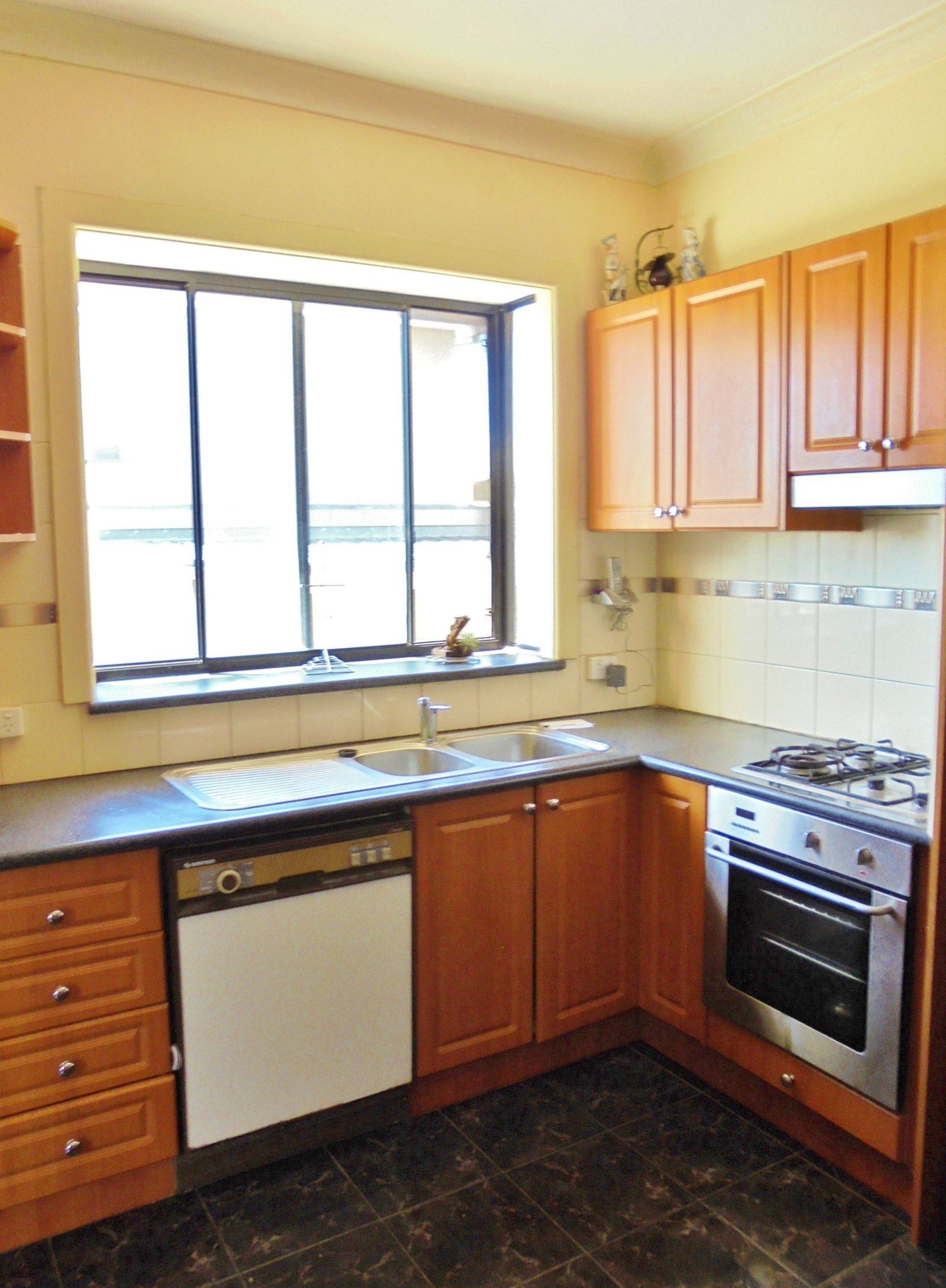Gallery: 1/21 Batesford Road