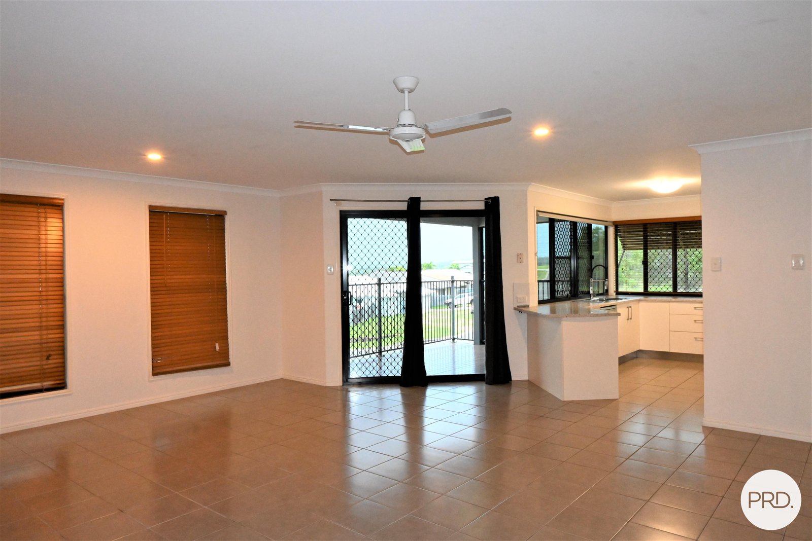 1/21 Bauhinia Drive  BOYNE ISLAND 4