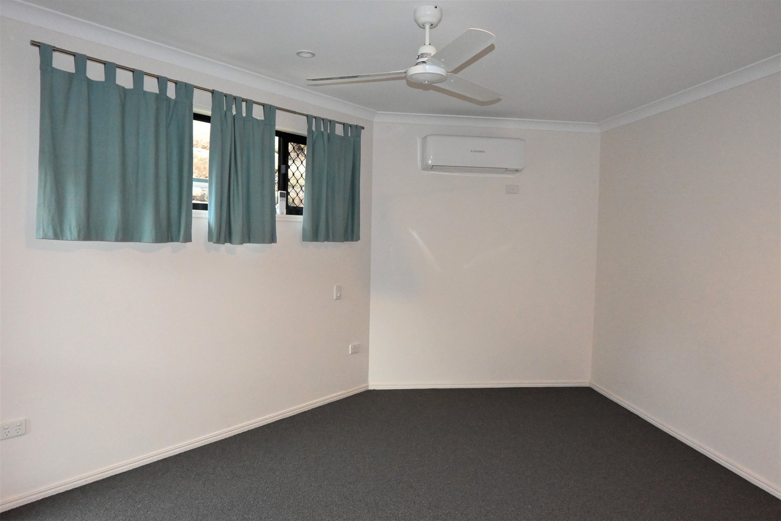 1/21 Bauhinia Drive  BOYNE ISLAND 16