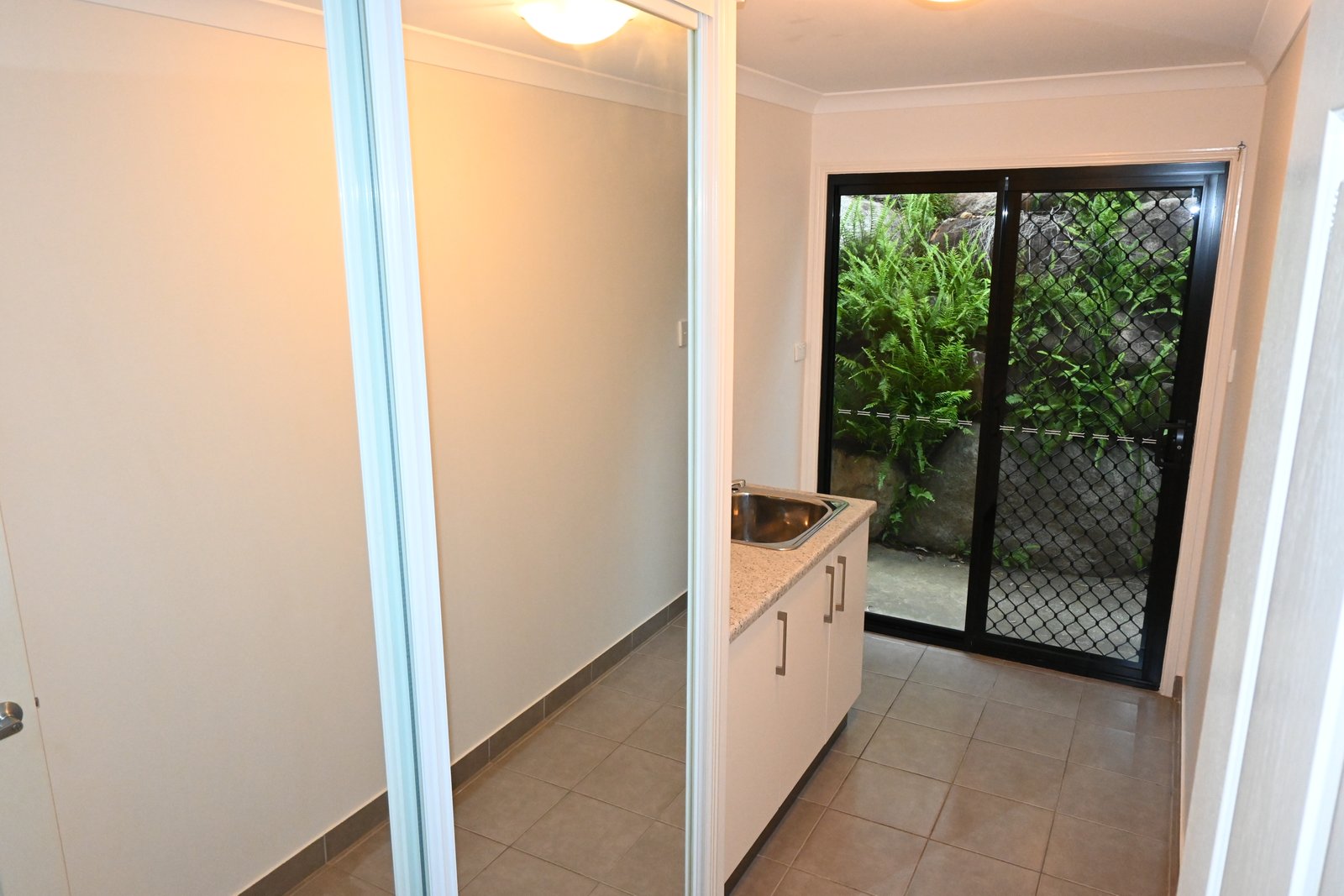 1/21 Bauhinia Drive  BOYNE ISLAND 23