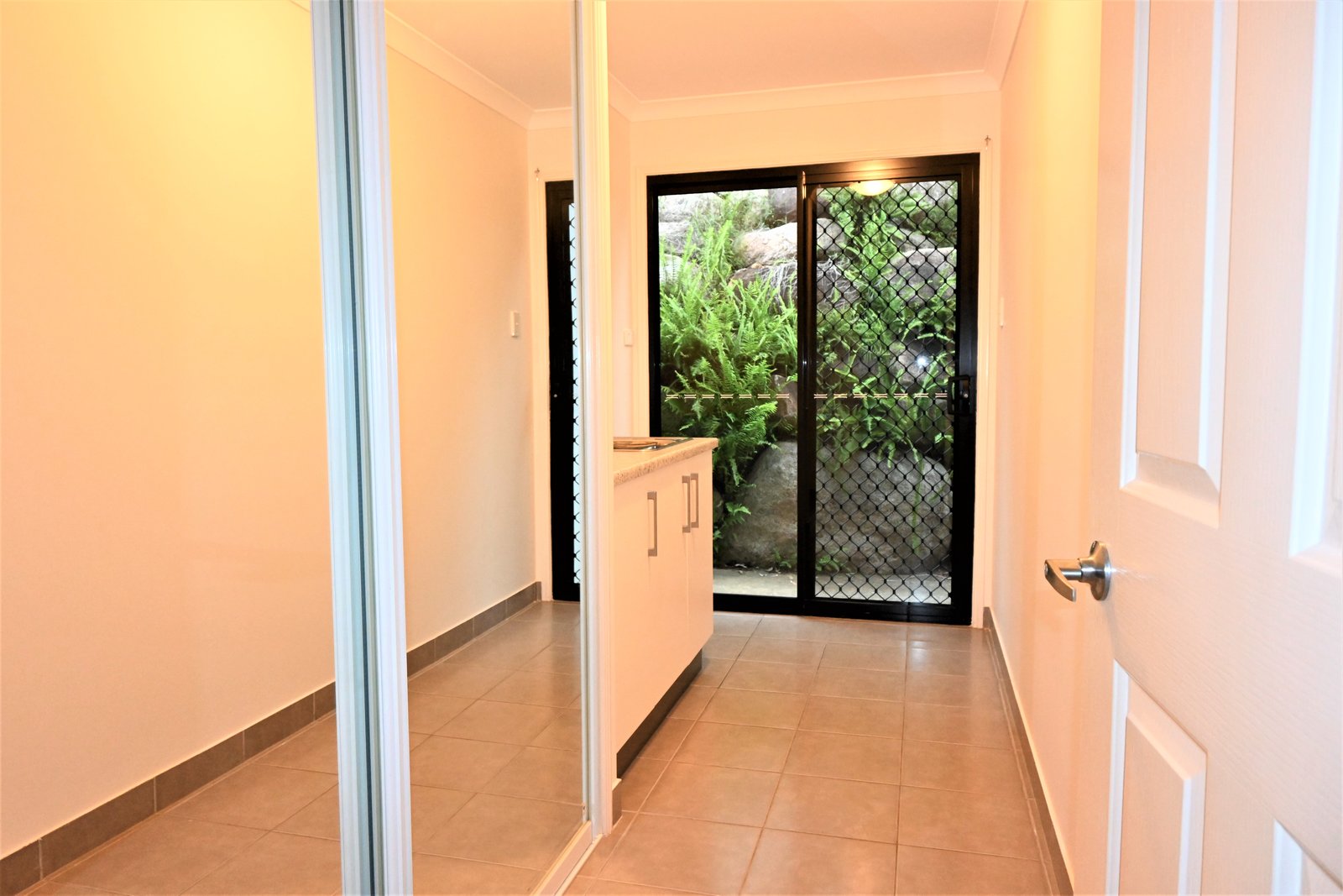 1/21 Bauhinia Drive  BOYNE ISLAND 24