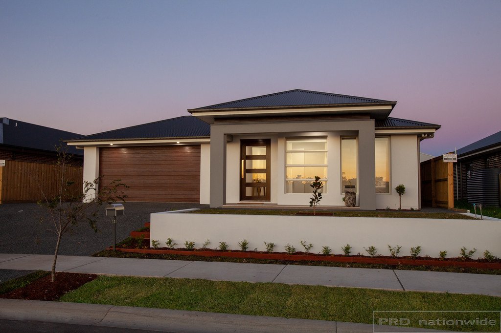 121 Billabong Parade CHISHOLM 2