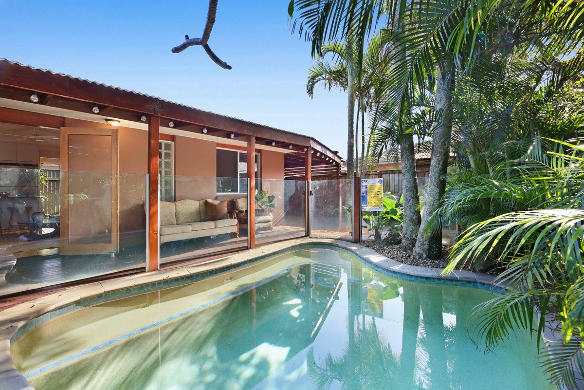 1/21 Boodera Road Palm Beach 2