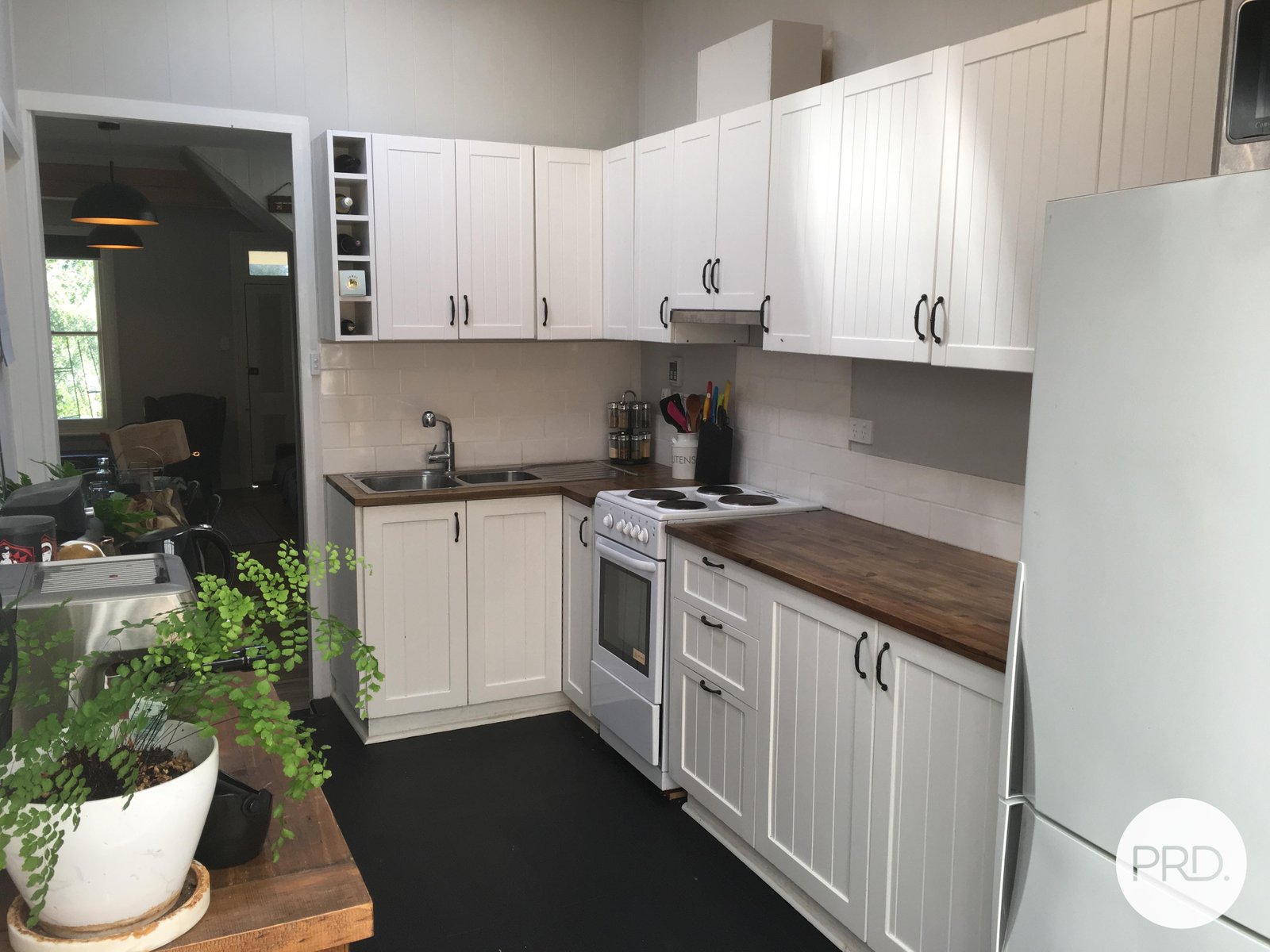 121 BROOKER Avenue GLEBE 4