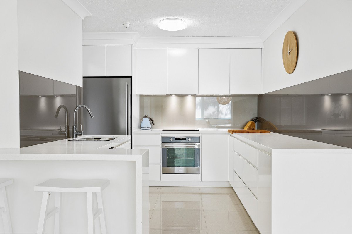 12/1 Burleigh Street BURLEIGH HEADS 2