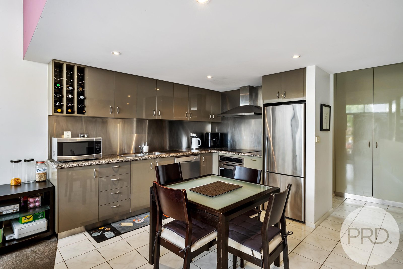 12/1 Creswells Row HOBART 8