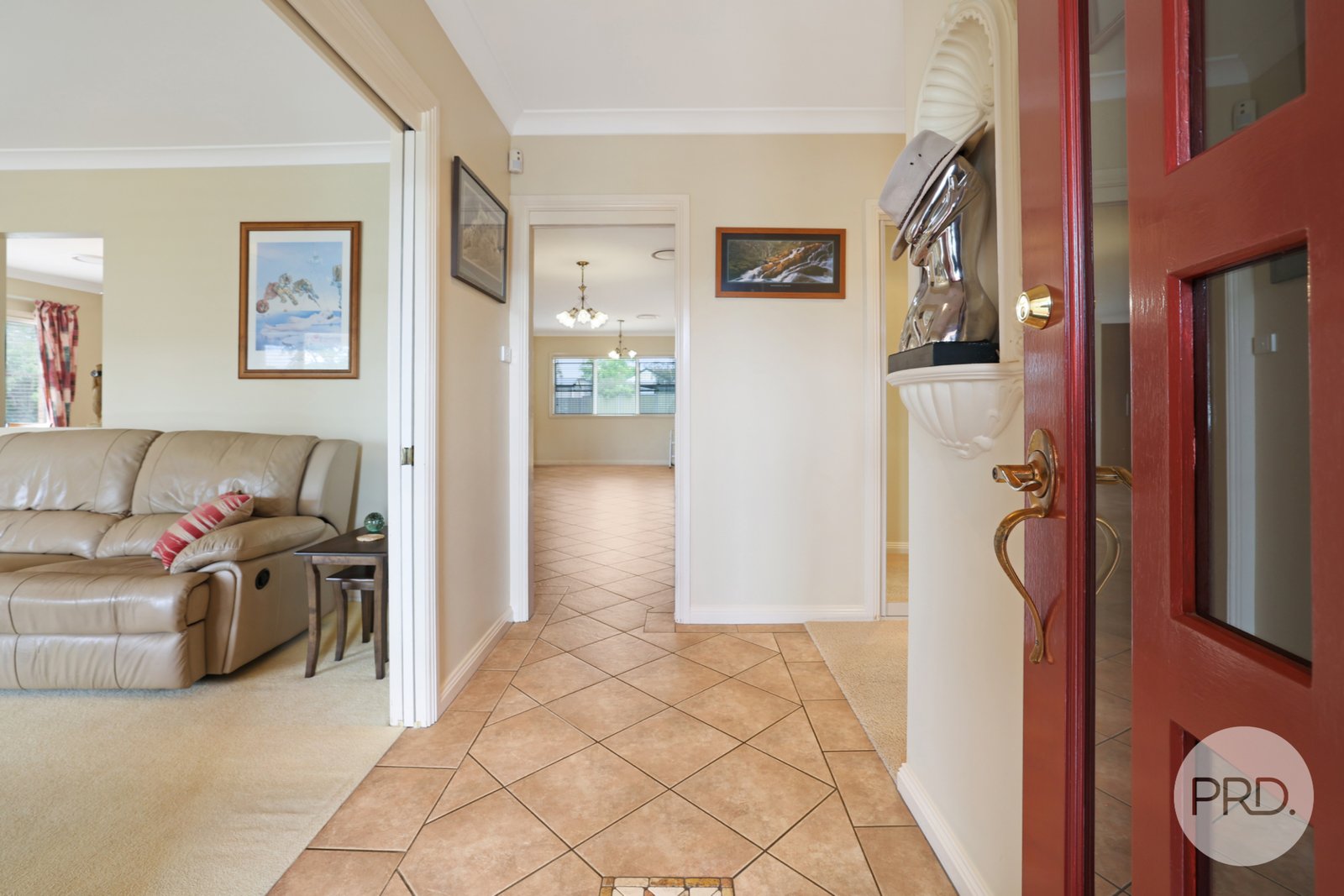 121 Crown Street TAMWORTH 7