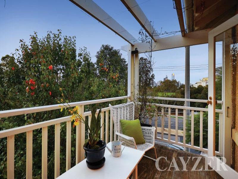 Gallery: 121 Esplanade East