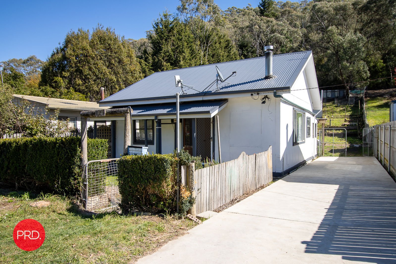 121 Foxlow Street, CAPTAINS FLAT NSW 2623