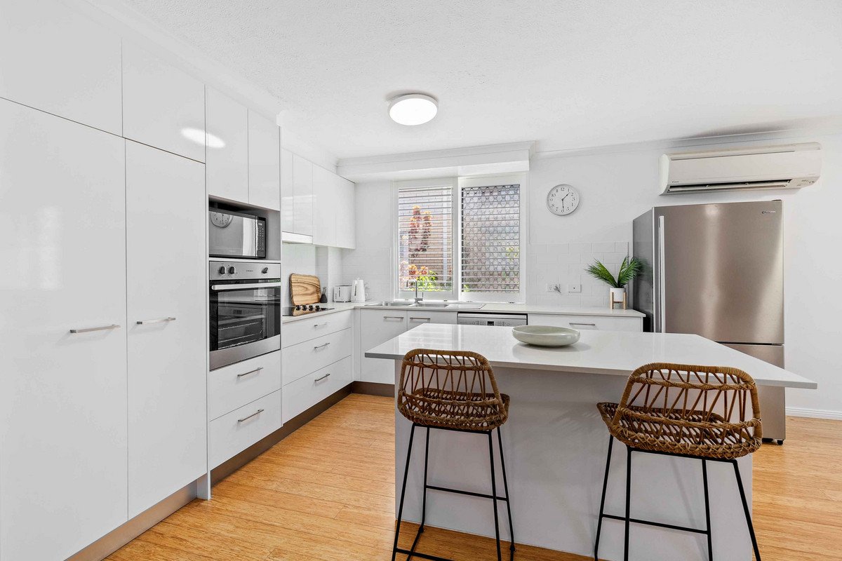 1/21 Hill Avenue Burleigh Heads 6
