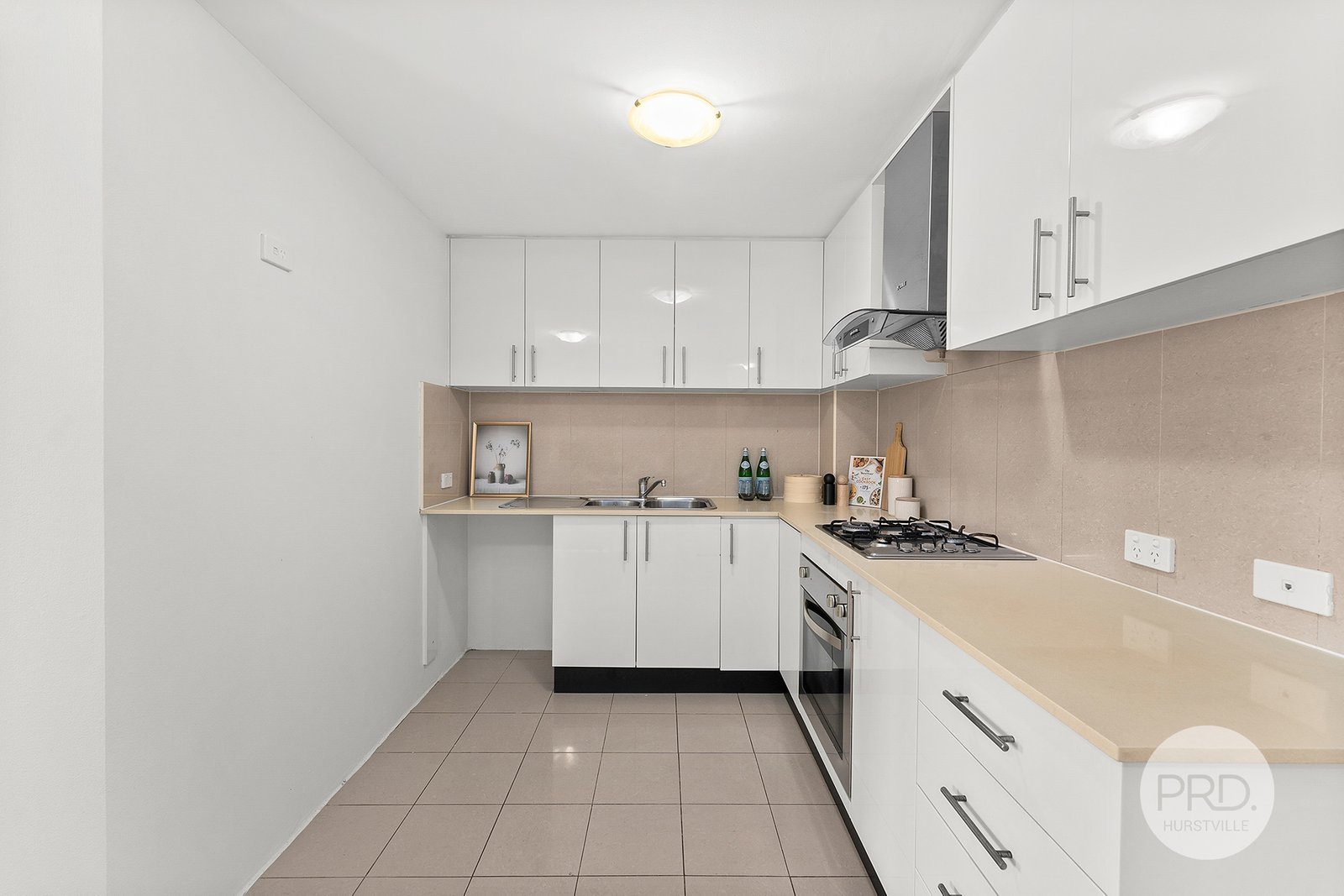 12/1 Kensington Street KOGARAH 3