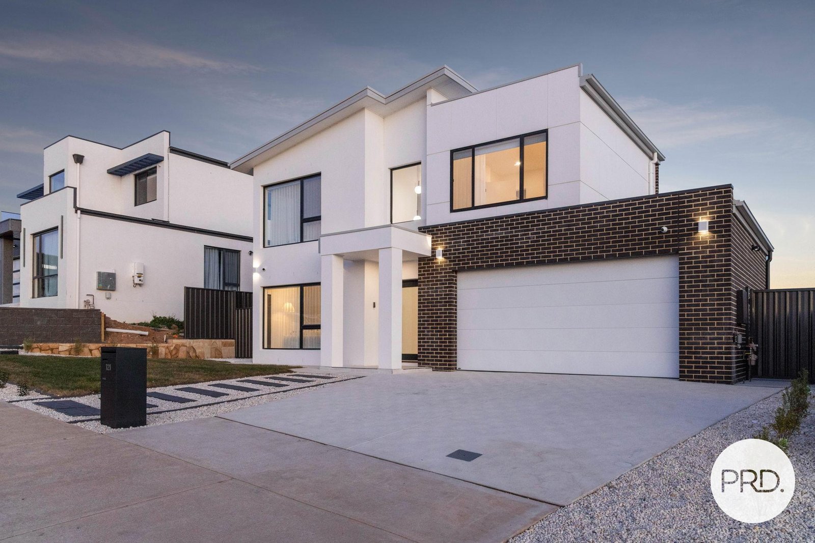 121 Sculthorpe Avenue WHITLAM 1