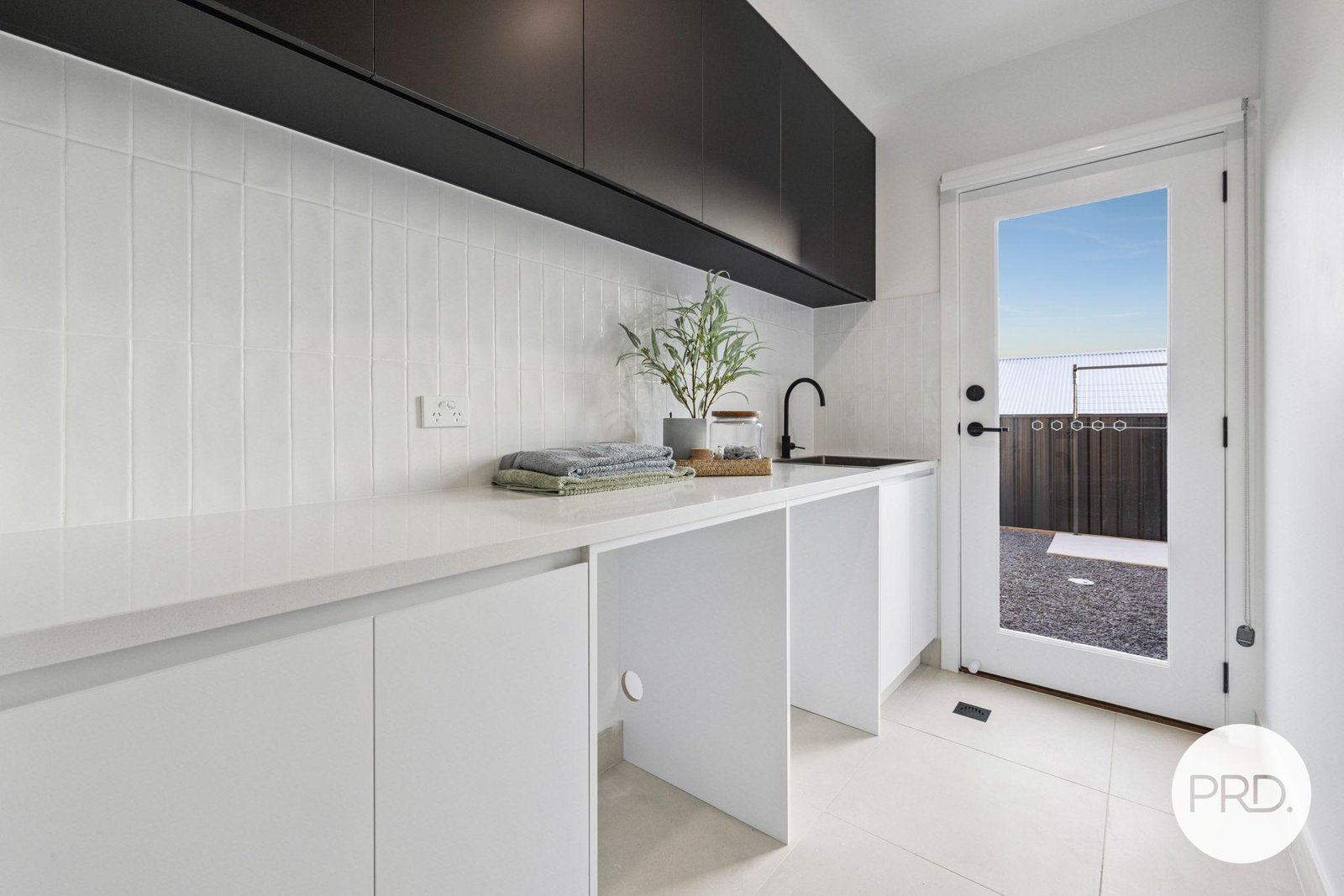 121 Sculthorpe Avenue WHITLAM 10