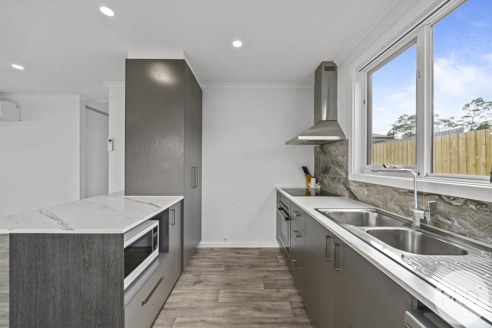 1/21 Shelmore Drive OLD BEACH 2