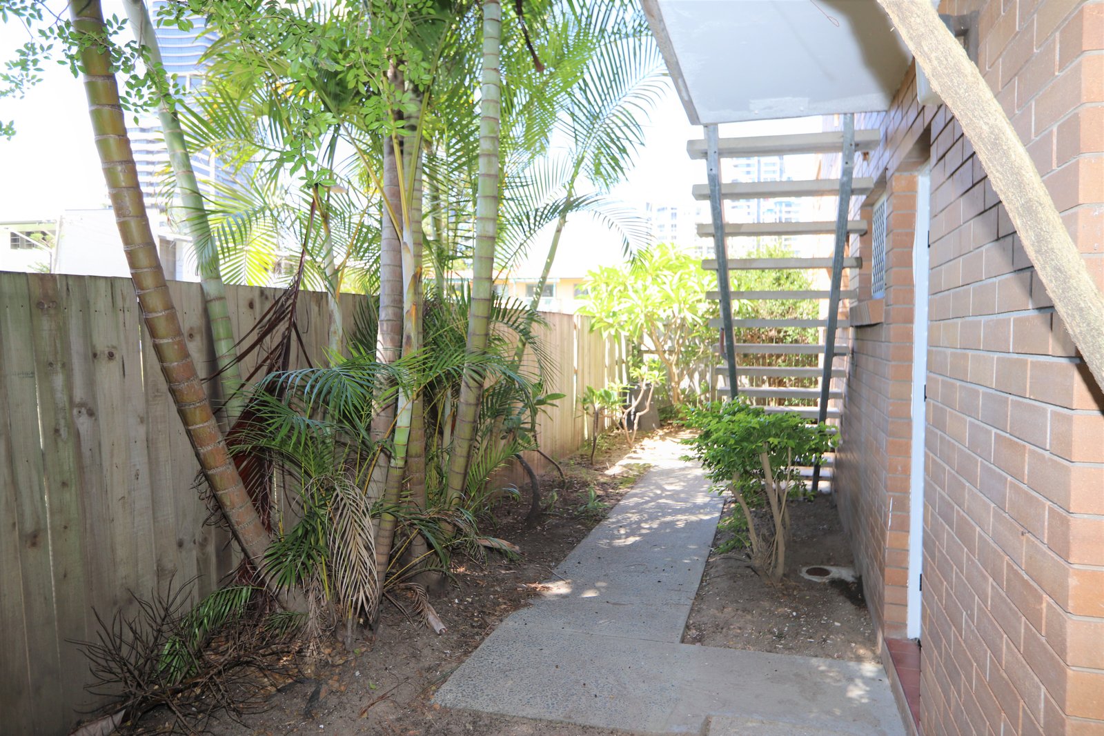 1/21 Surf Parade BROADBEACH 4