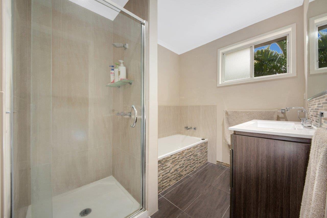 121 TARCOOLA Drive BOYNE ISLAND 9