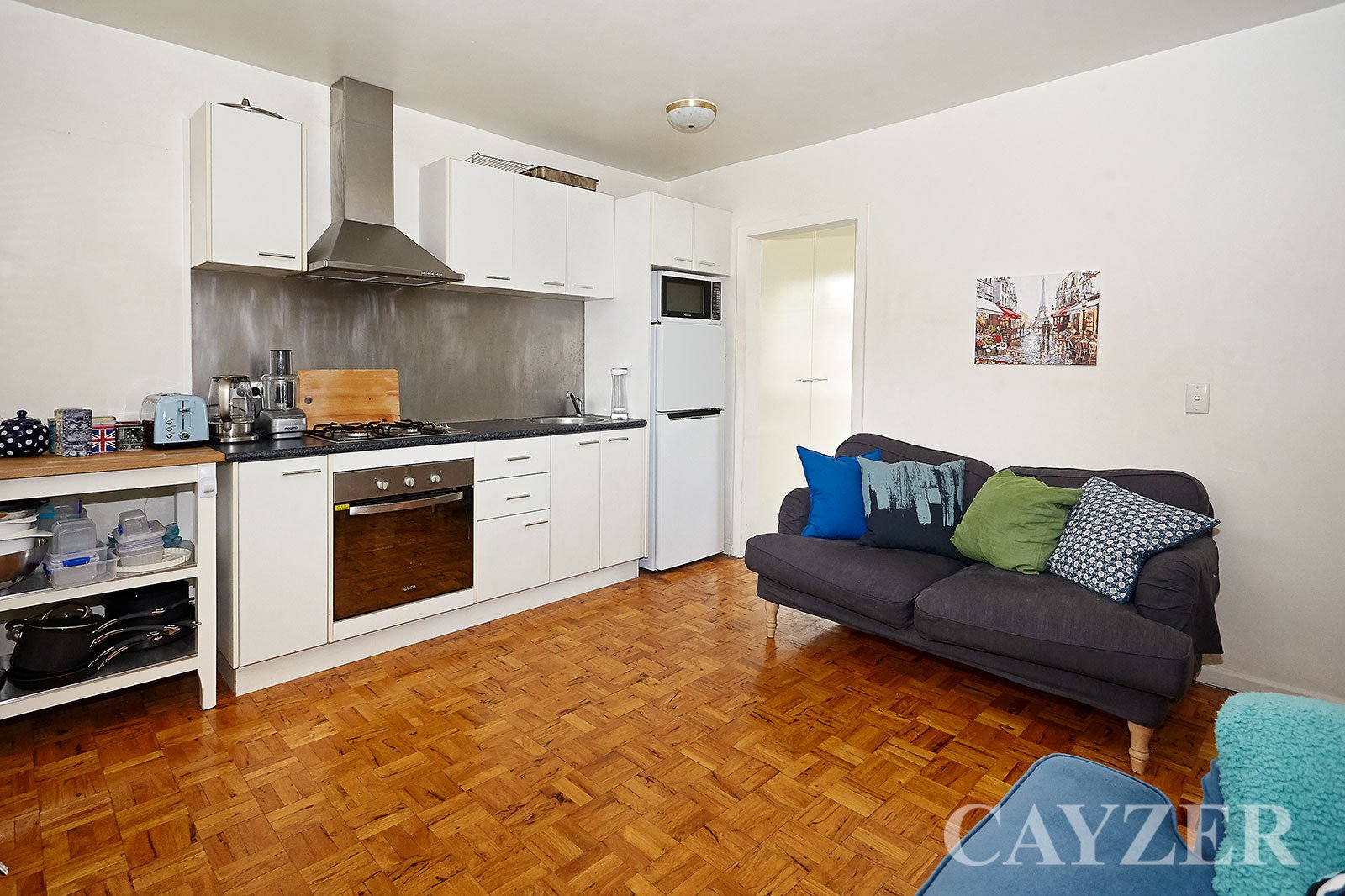 Gallery: 1/21 Waterloo Crescent