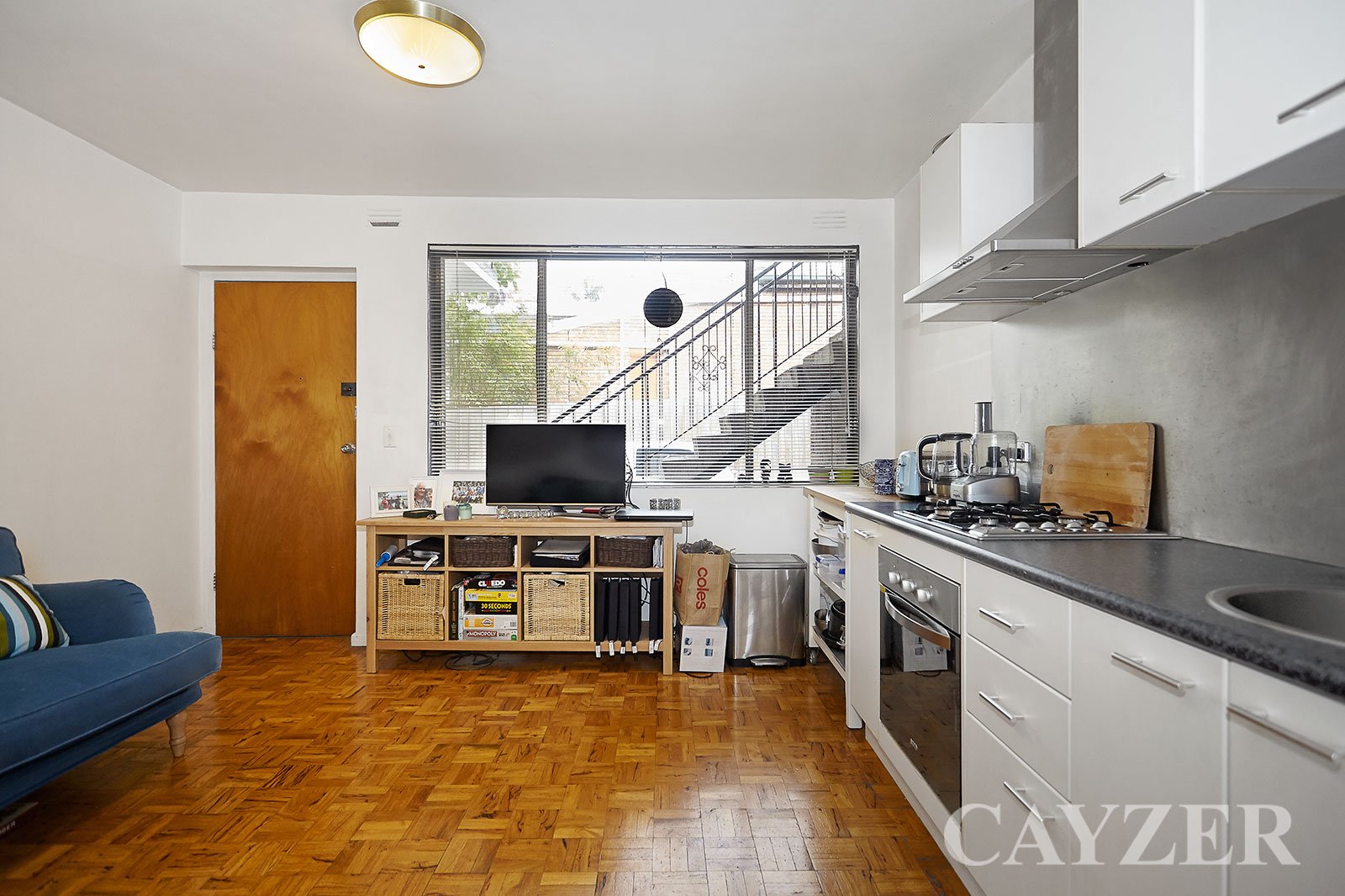 Gallery: 1/21 Waterloo Crescent