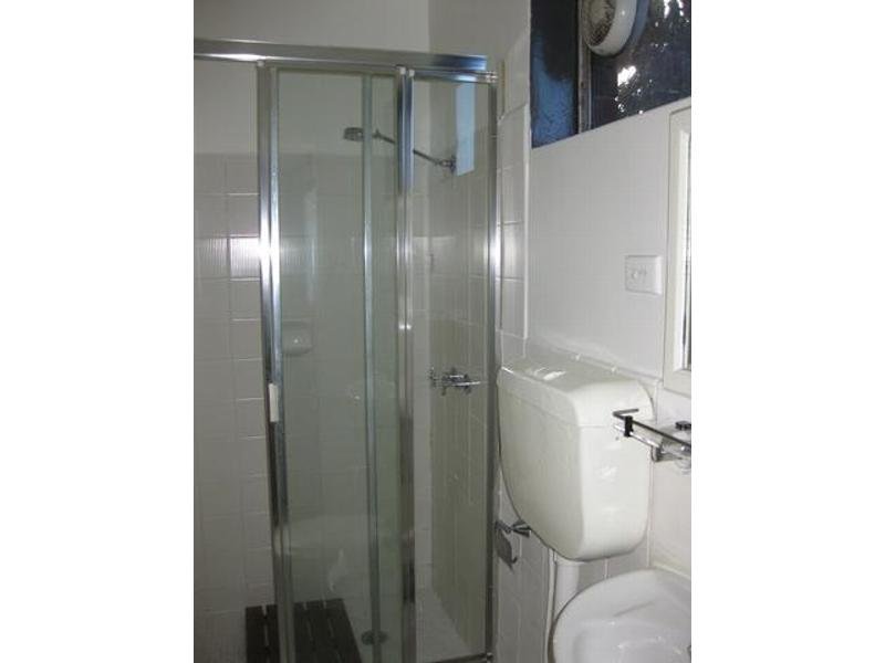 Gallery: 1/21 Waterloo Crescent