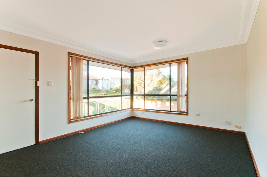 1/21 William Beach Road KANAHOOKA 2