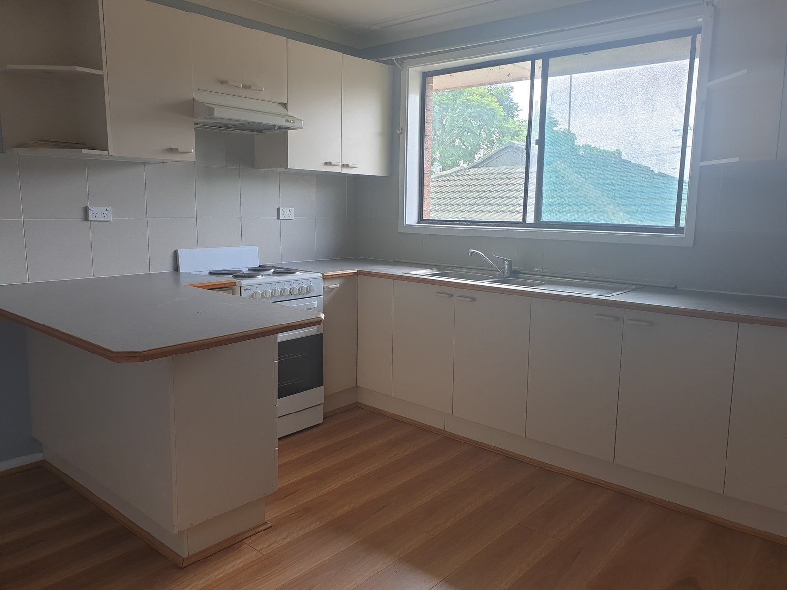 1/21 William Beach Road KANAHOOKA 3