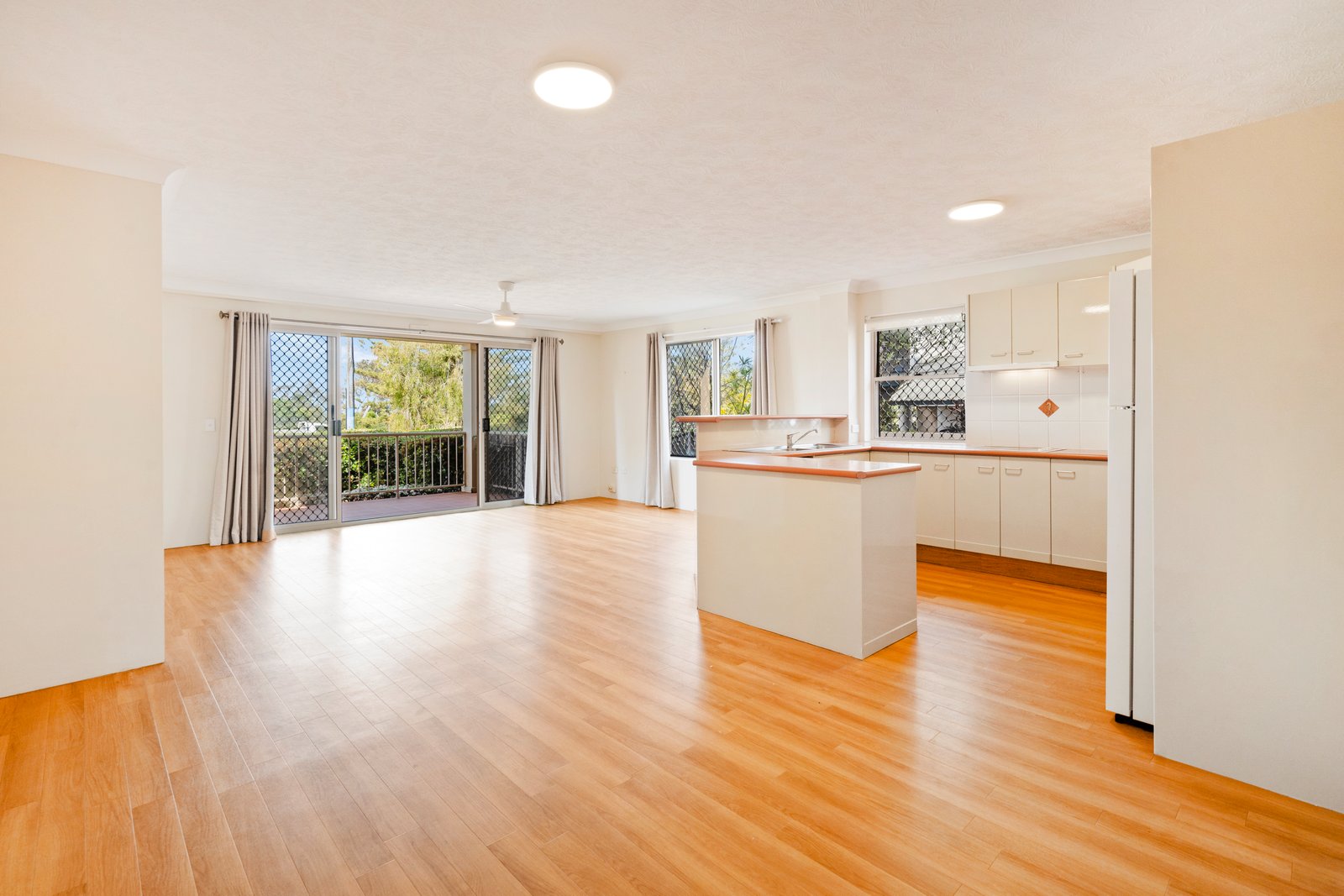 1/210 Marine Parade KINGSCLIFF 3