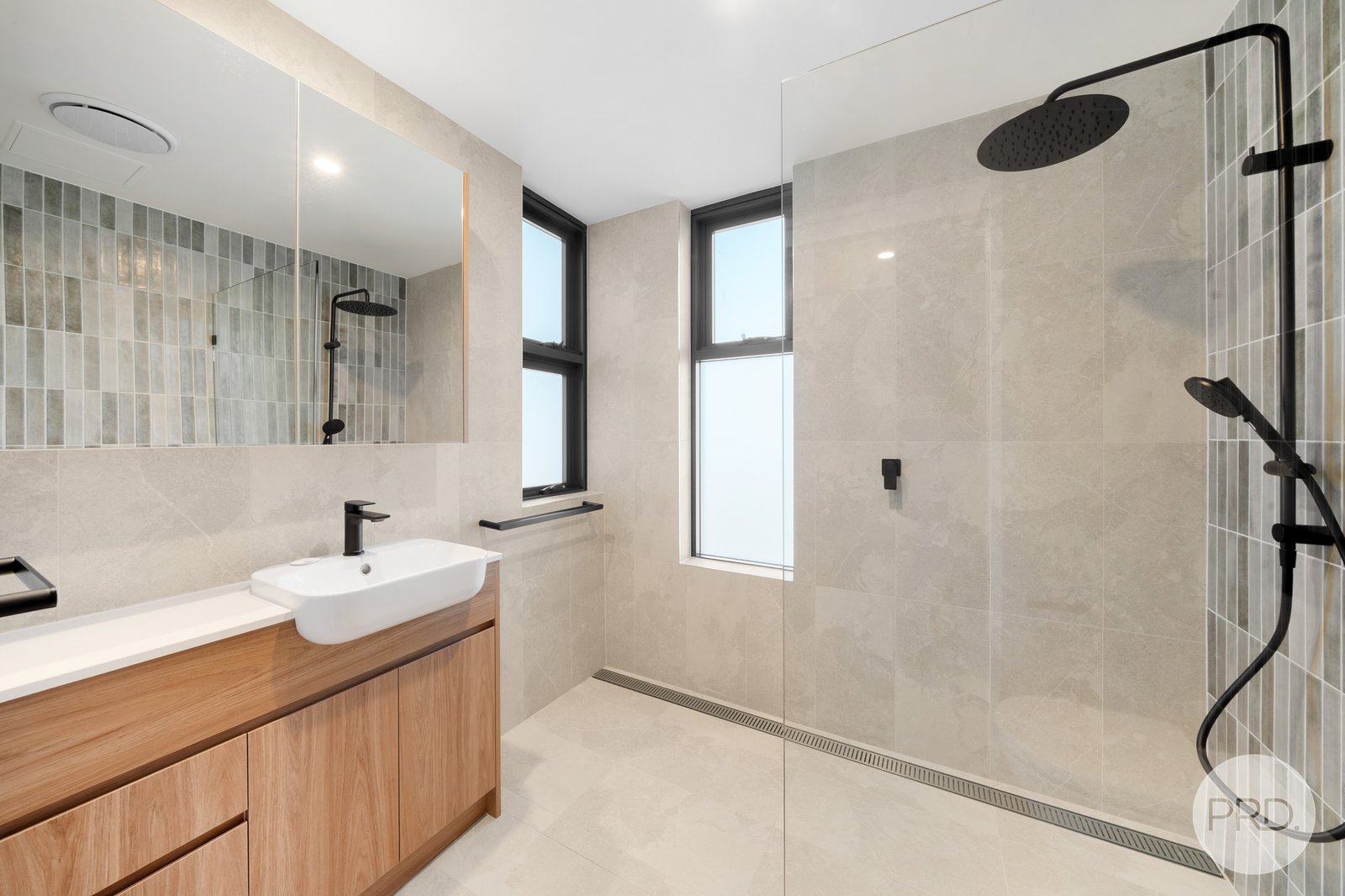 12/10 Thurlow Avenue NELSON BAY 21