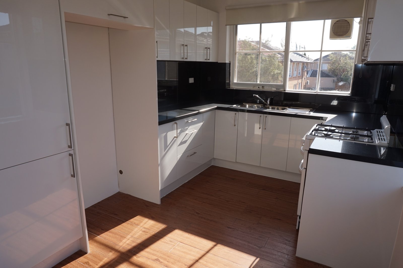 Gallery: 12/1015 Glenhuntly Road
