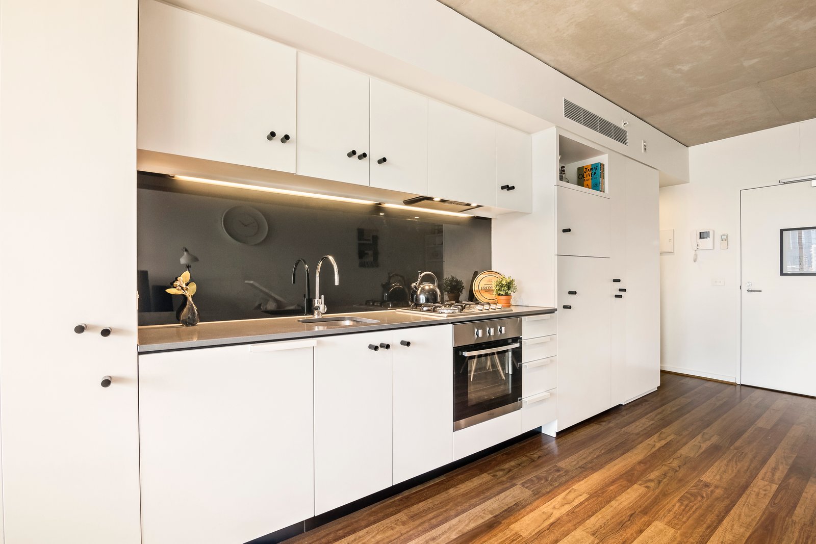 Gallery: 1210/152 Sturt Street