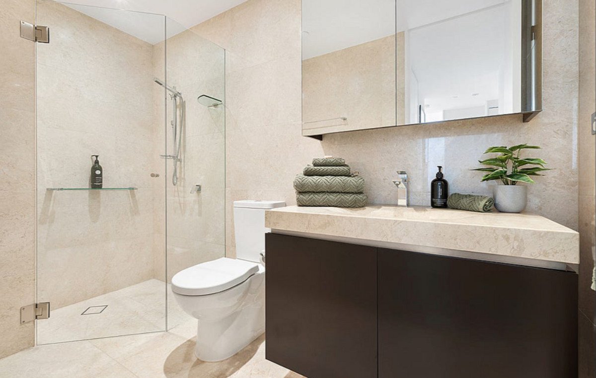 12/106 The Esplanade Burleigh Heads 13