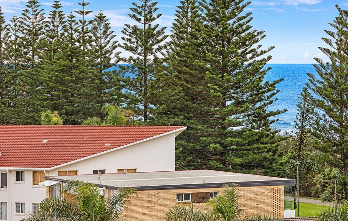 12/106 The Esplanade Burleigh Heads 15