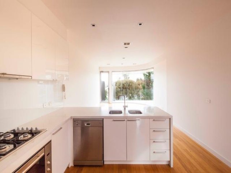 Gallery: 1/211 Beach Road