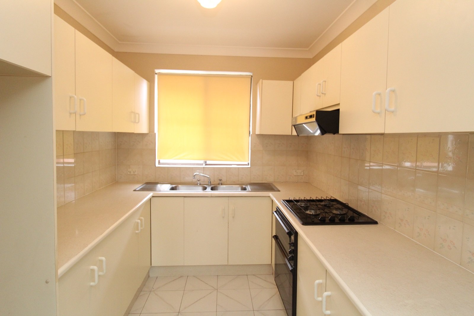 12/11 Gladstone Street BEXLEY 4