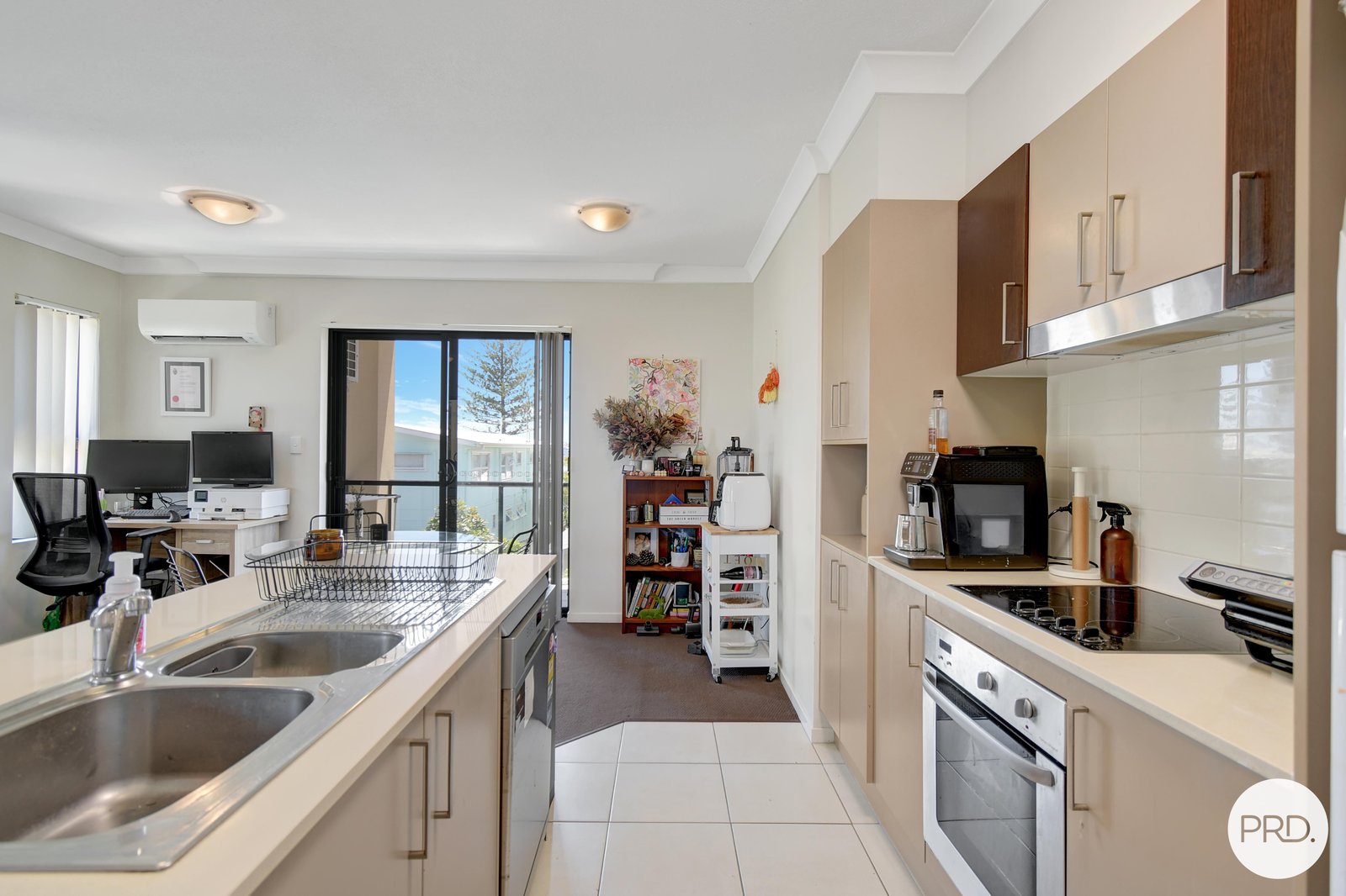 12/111-113 Golden Four Drive BILINGA 6