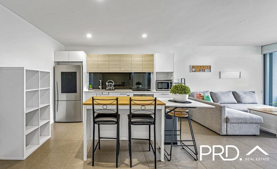 1211/6-8 Waterford Court BUNDALL 5