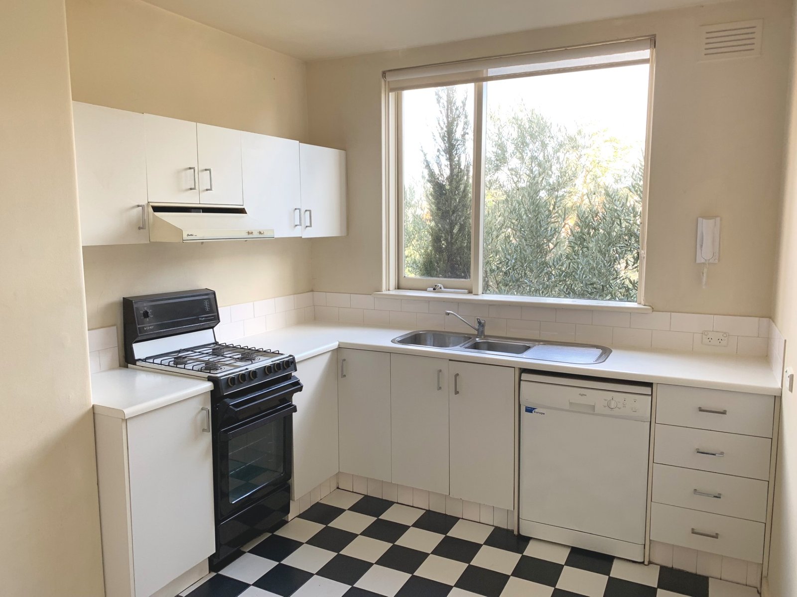 Gallery: 12/119 Brighton Road