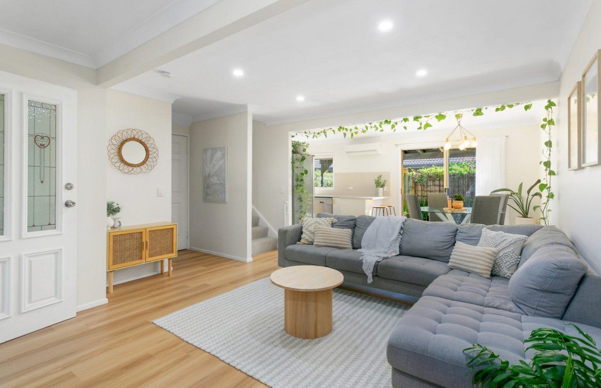 12/12 Bottlewood Court BURLEIGH WATERS 3