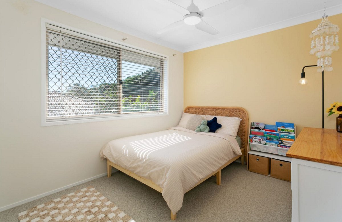 12/12 Bottlewood Court BURLEIGH WATERS 8