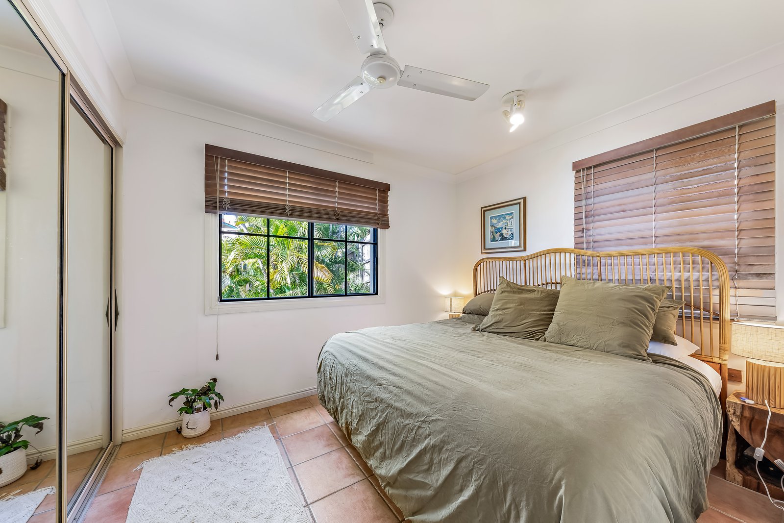 12/12 Golden Orchid Drive AIRLIE BEACH 7