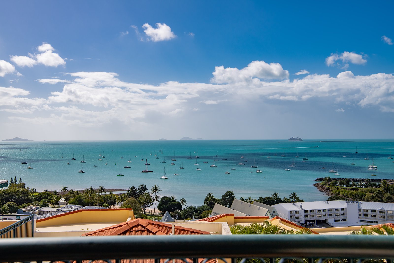 12/12 Golden Orchid Drive AIRLIE BEACH 12