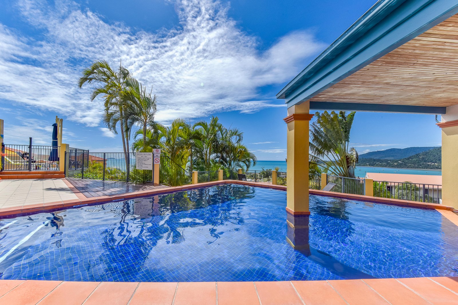 12/12 Golden Orchid Drive AIRLIE BEACH 14