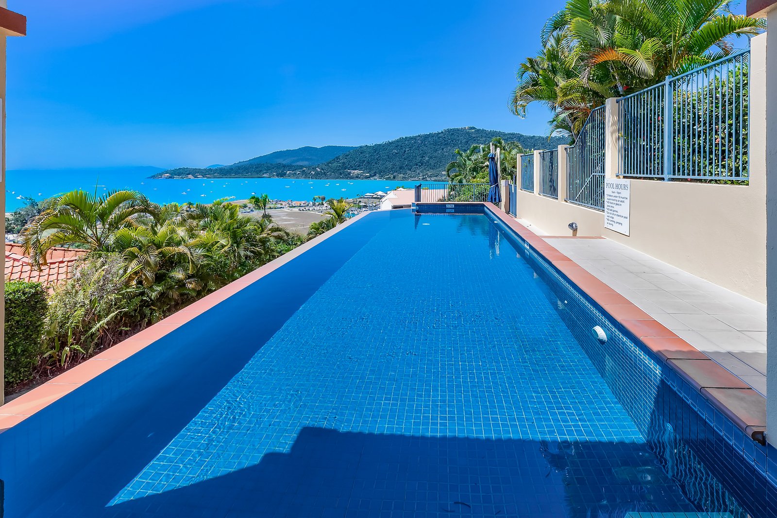 12/12 Golden Orchid Drive AIRLIE BEACH 15
